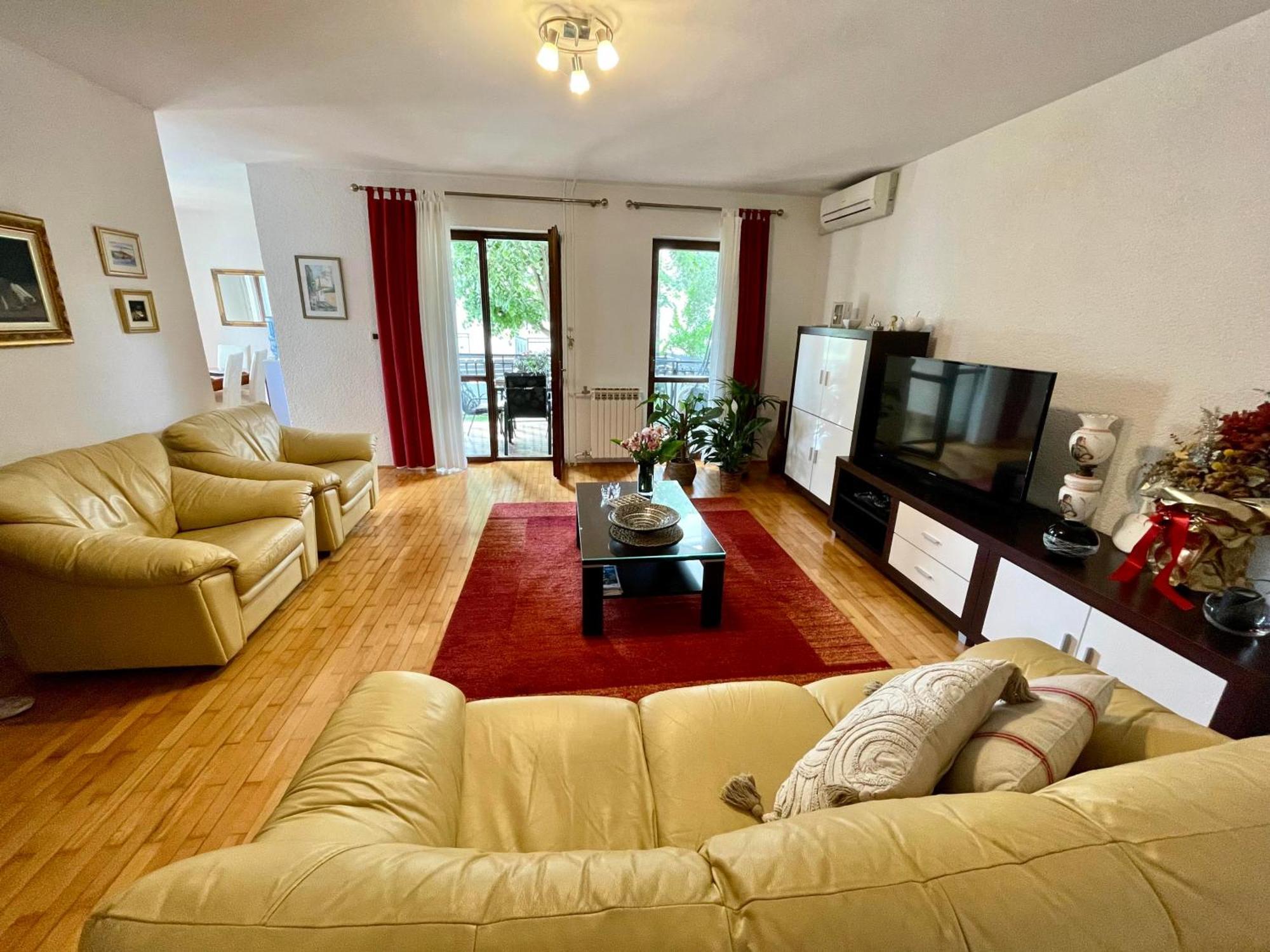Apartment Adri Ровин Екстериор снимка